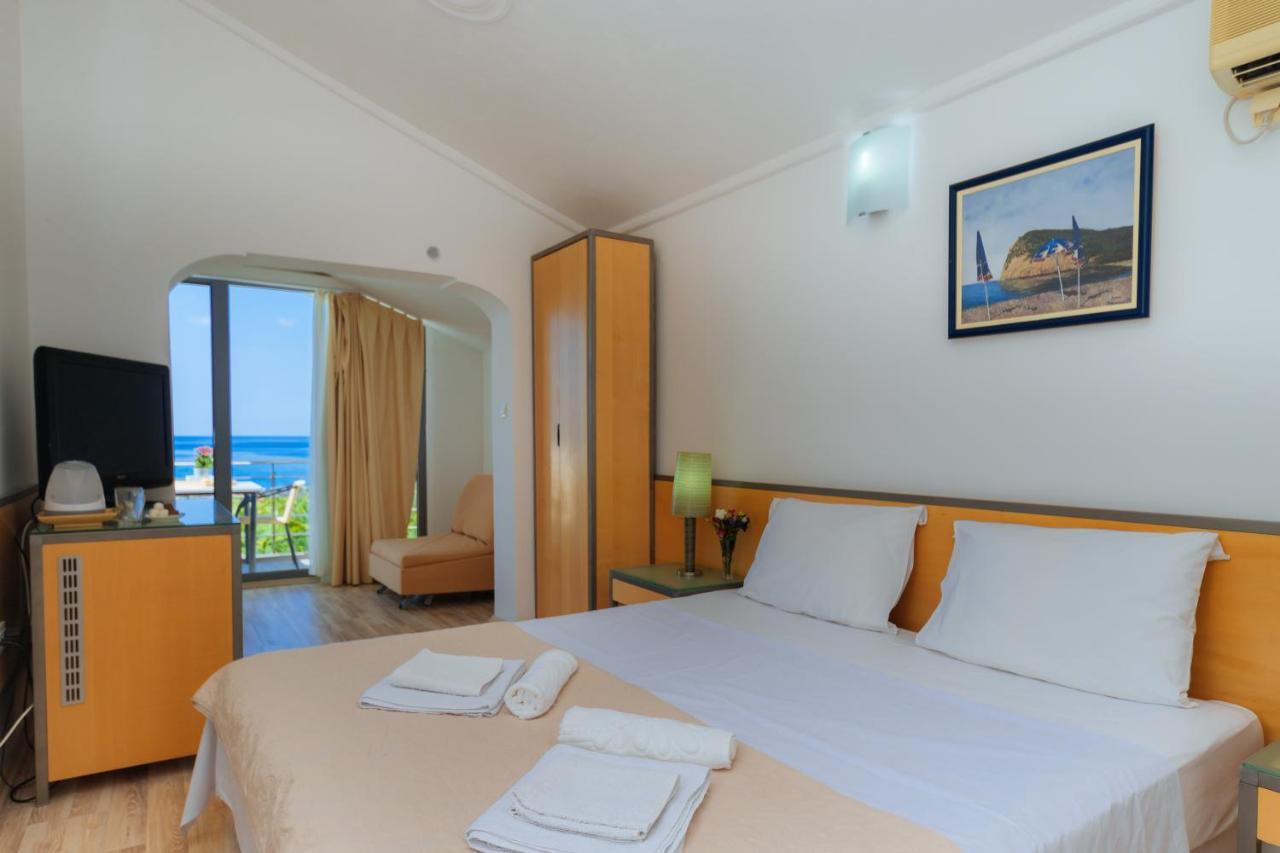 Hotel Savojo Petrovac Eksteriør billede