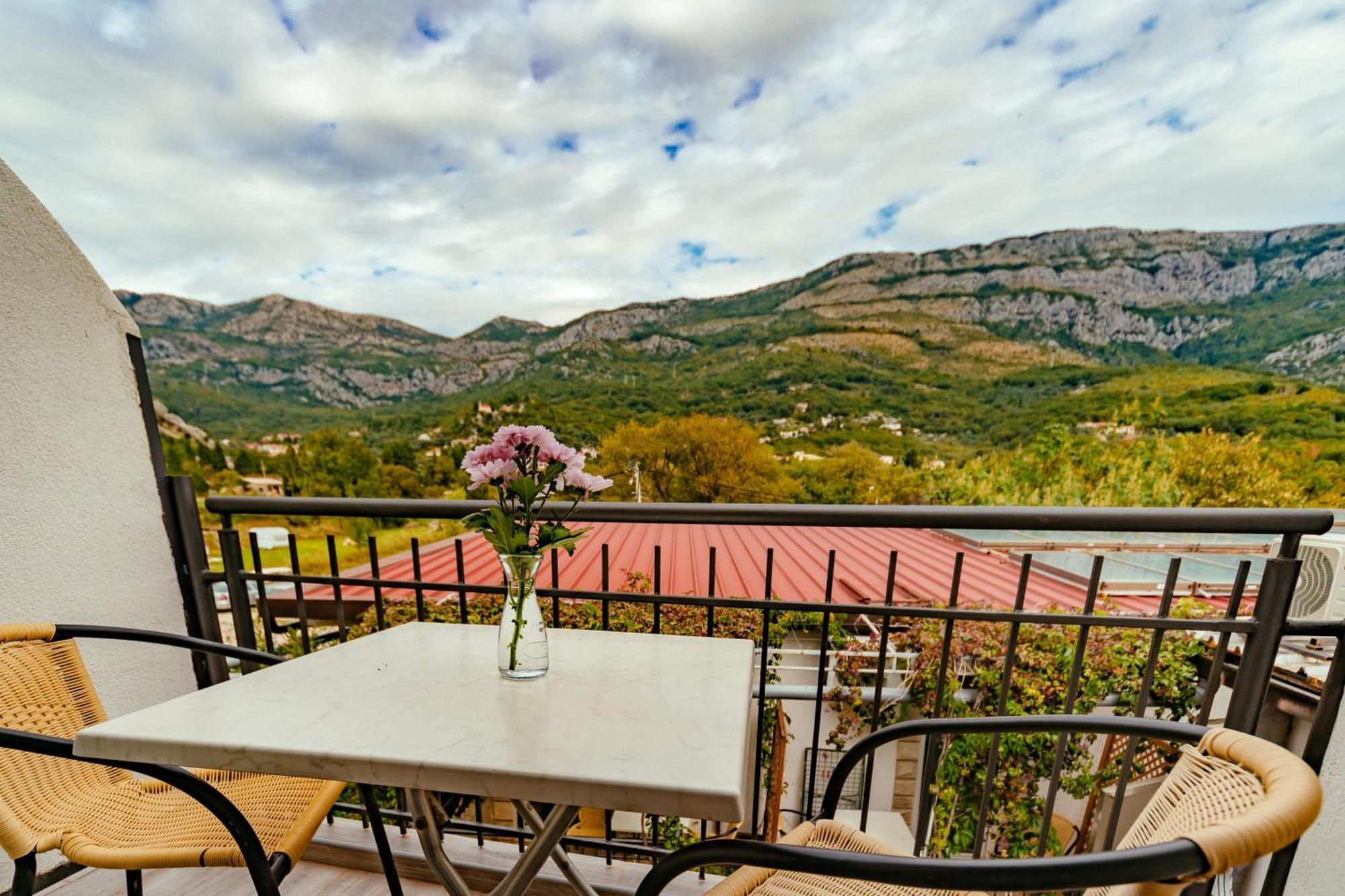 Hotel Savojo Petrovac Eksteriør billede