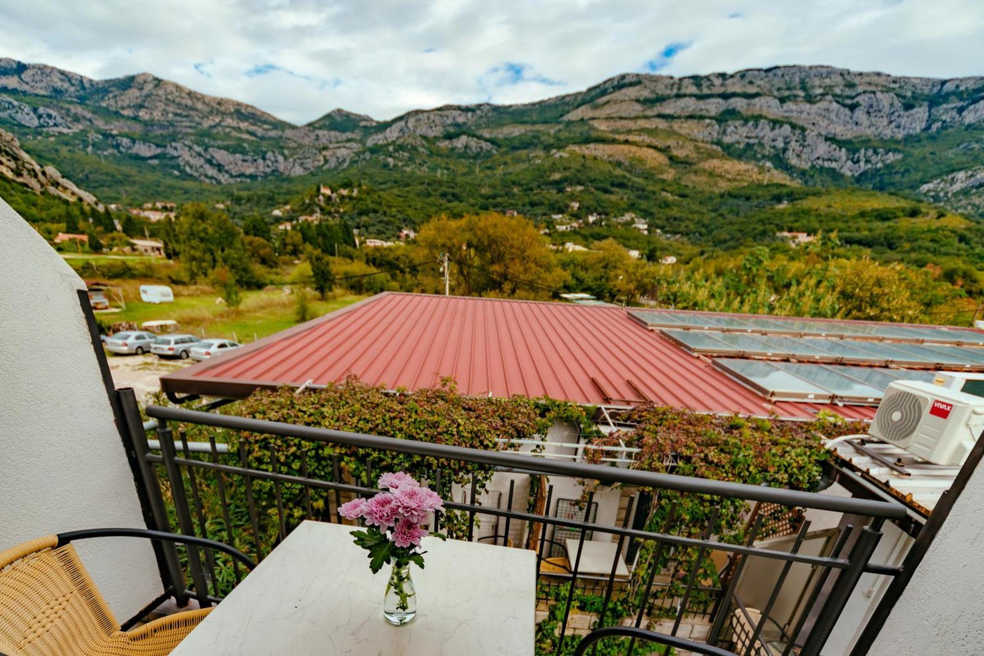 Hotel Savojo Petrovac Eksteriør billede