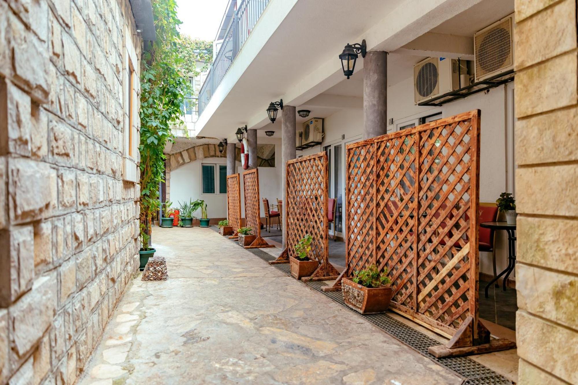 Hotel Savojo Petrovac Eksteriør billede