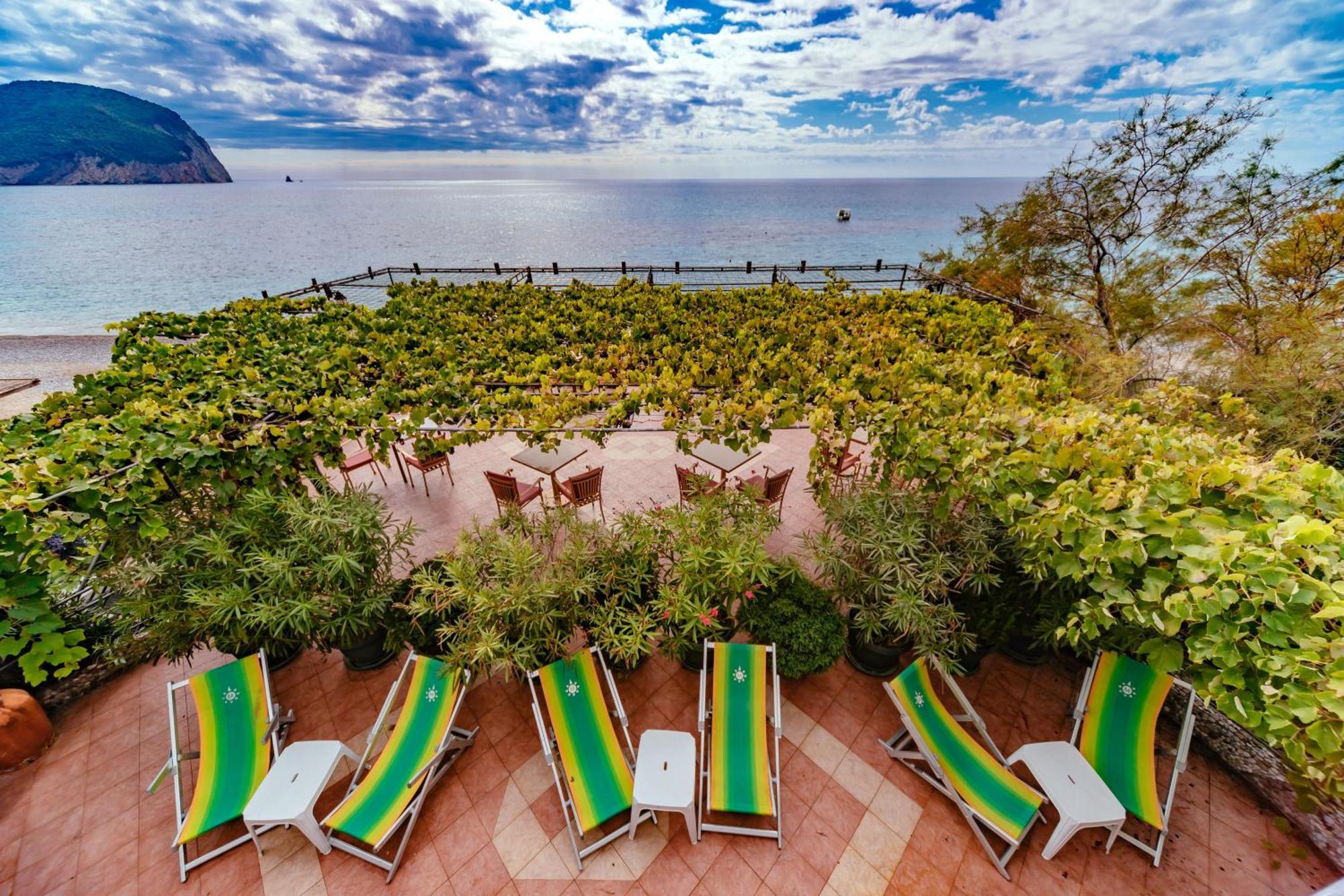 Hotel Savojo Petrovac Eksteriør billede