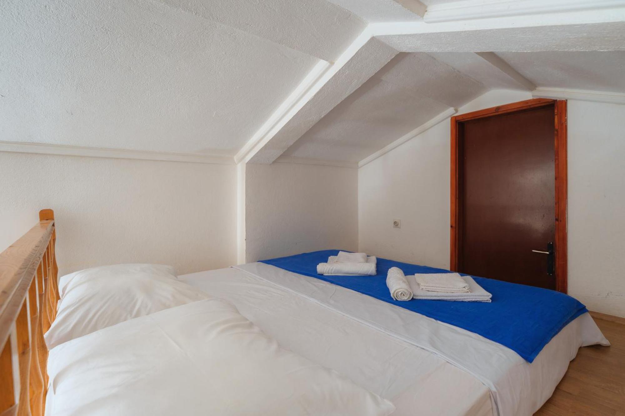 Hotel Savojo Petrovac Værelse billede