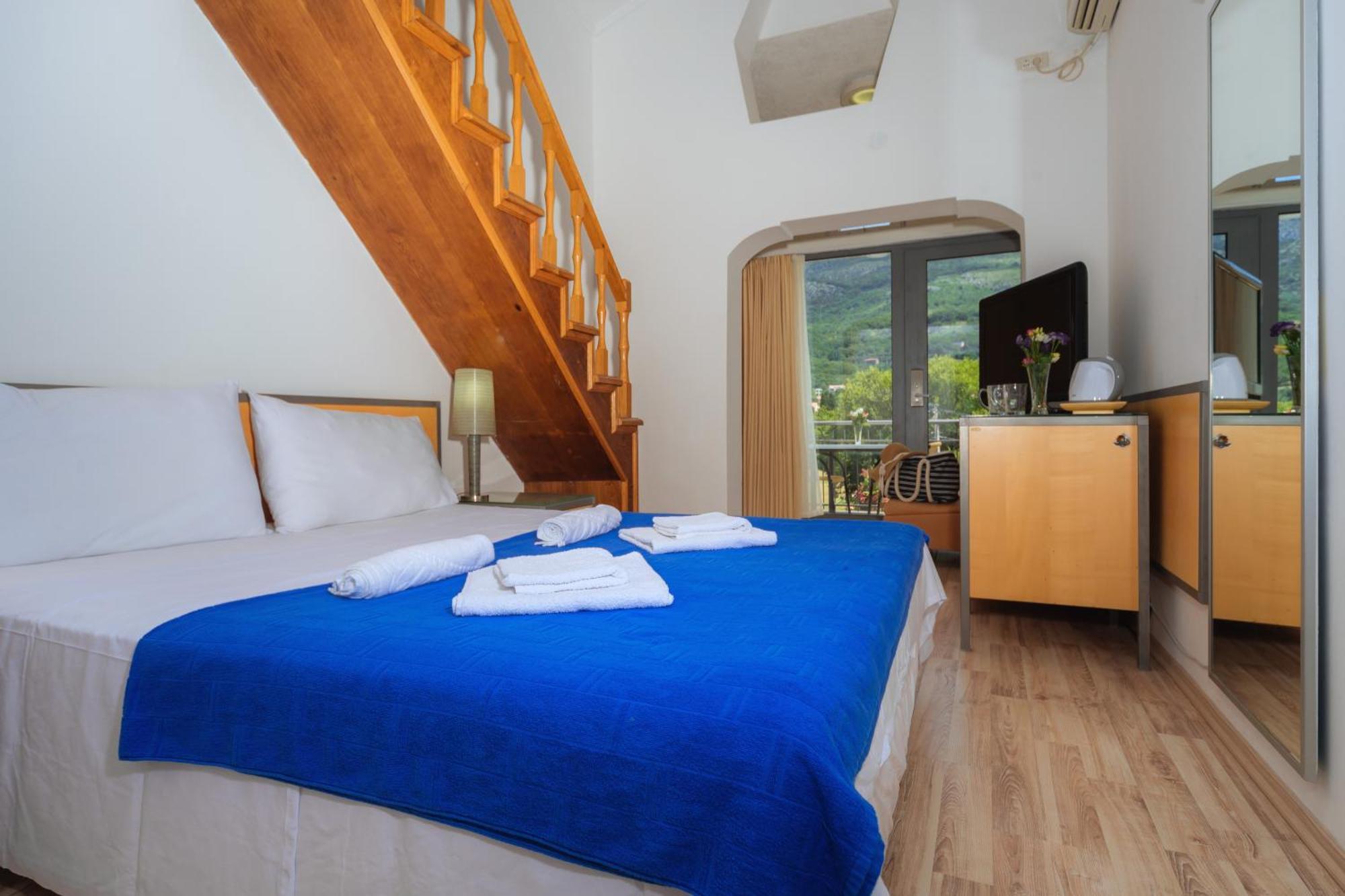 Hotel Savojo Petrovac Værelse billede