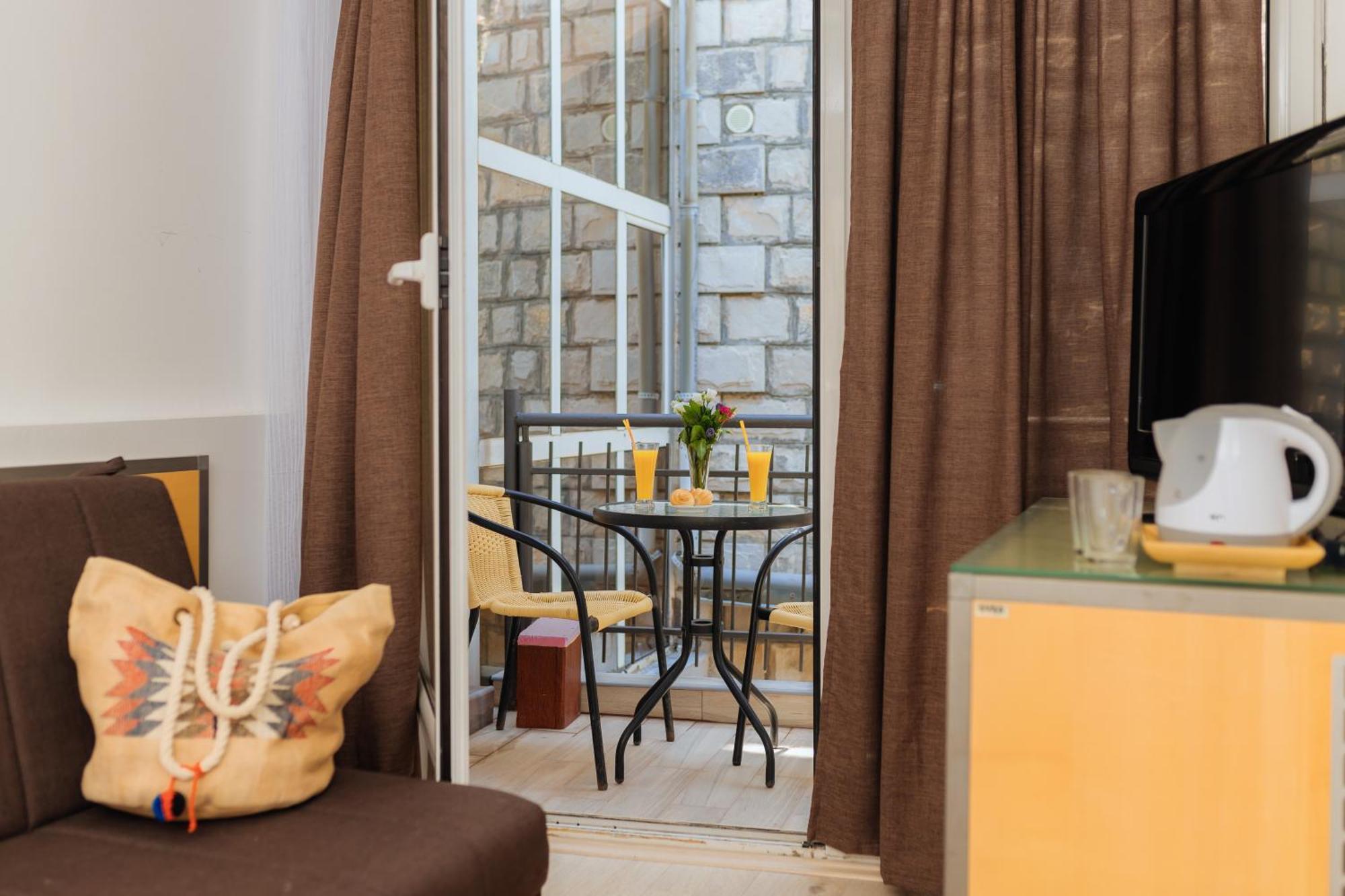 Hotel Savojo Petrovac Eksteriør billede
