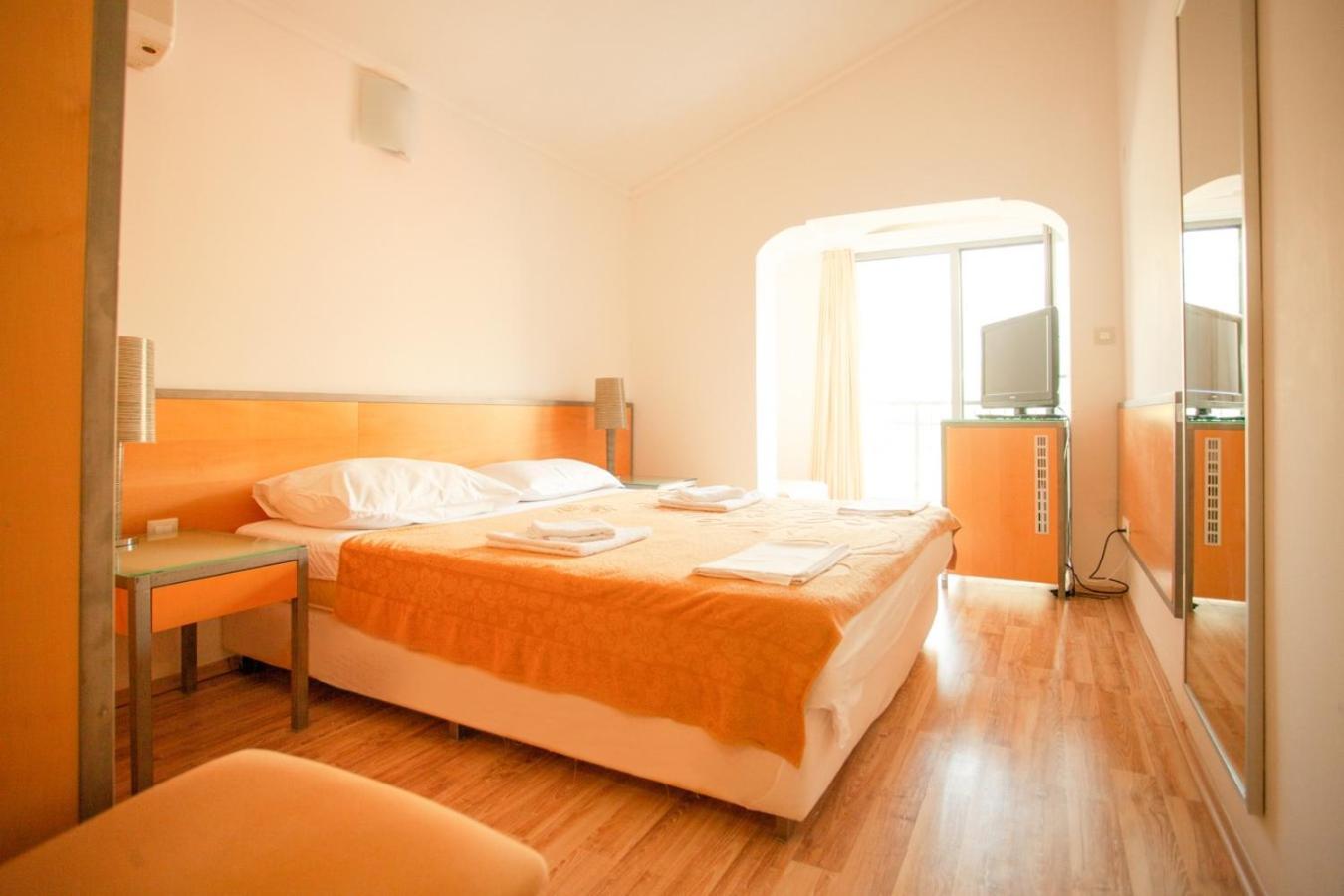 Hotel Savojo Petrovac Eksteriør billede